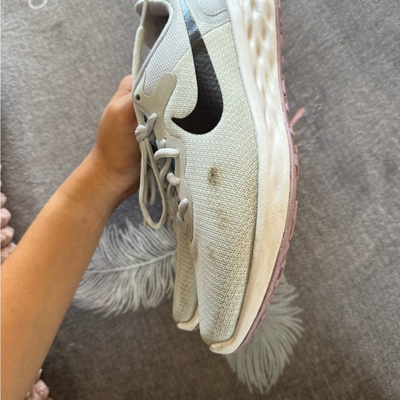 Nike running shoes - Picture 3 of 5